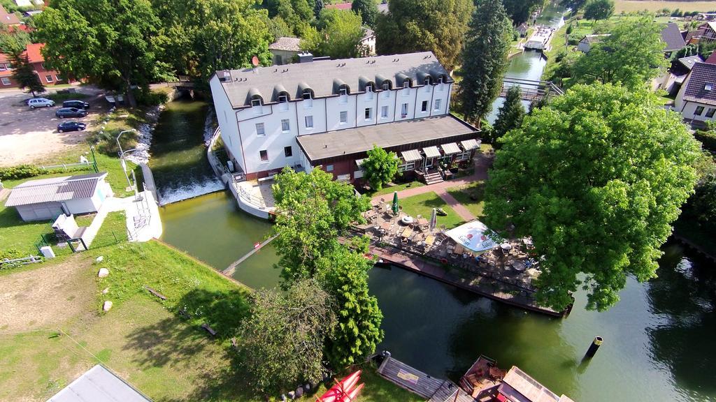 Seehotel Zum Loewen Strasen Exterior photo